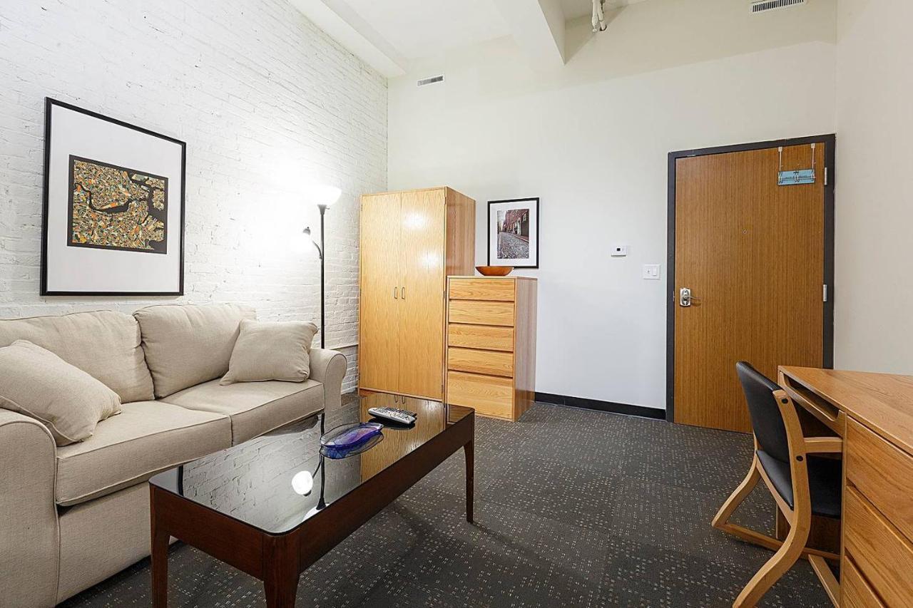 Апартаменти Studio Ready 4 Students & Traveling Professionals! 310 Бостон Екстер'єр фото