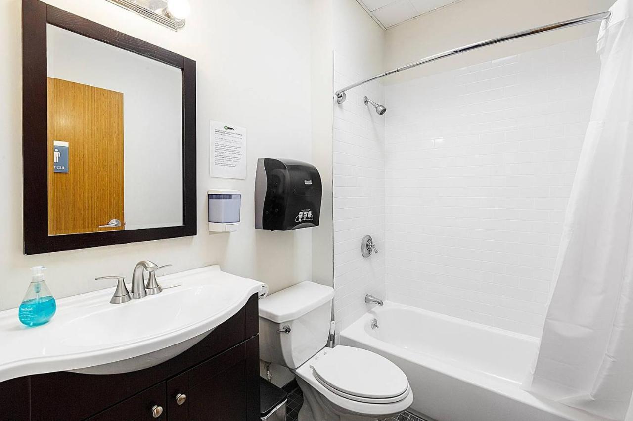 Апартаменти Studio Ready 4 Students & Traveling Professionals! 310 Бостон Екстер'єр фото
